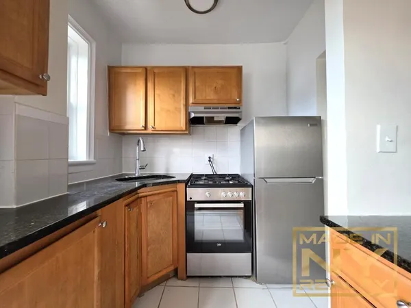 $2,325 | 122-20 Ocean Prom, Unit 2F | Rockaway Park