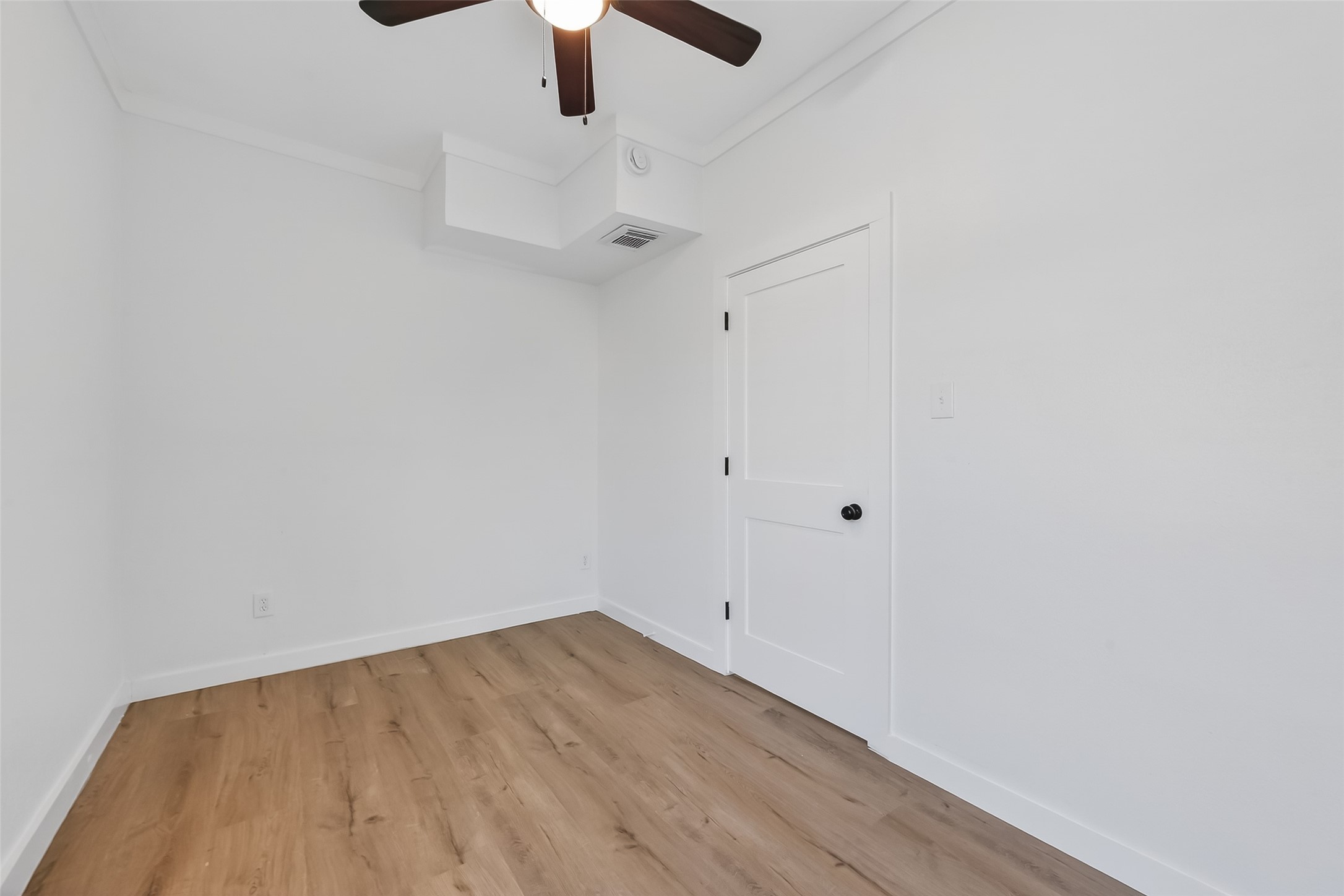 2202 Hutchins Street, Unit B Houston, TX 77003 - Photo 20 of 35 Bed 02