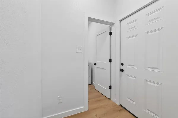 $1,350 | 2202 Hutchins Street, Unit B, Houston, TX 77003