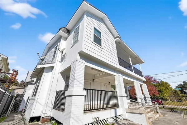 $1,400 | 2202 Hutchins Street, Unit B, Houston, TX 77003