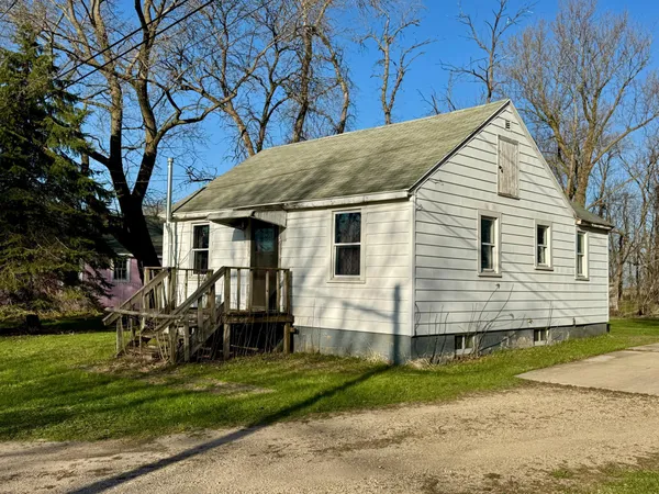 $75,000 | 156 Main Street, Waltham, MN 55982