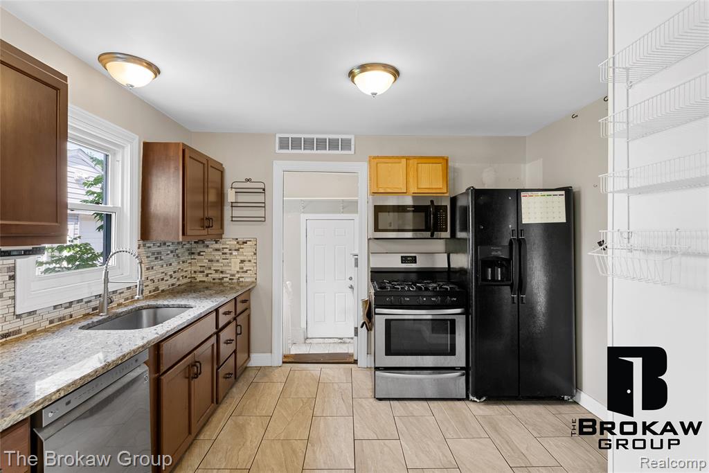 7087 Lapeer Road Davison, MI 48423 - Photo 24 of 37