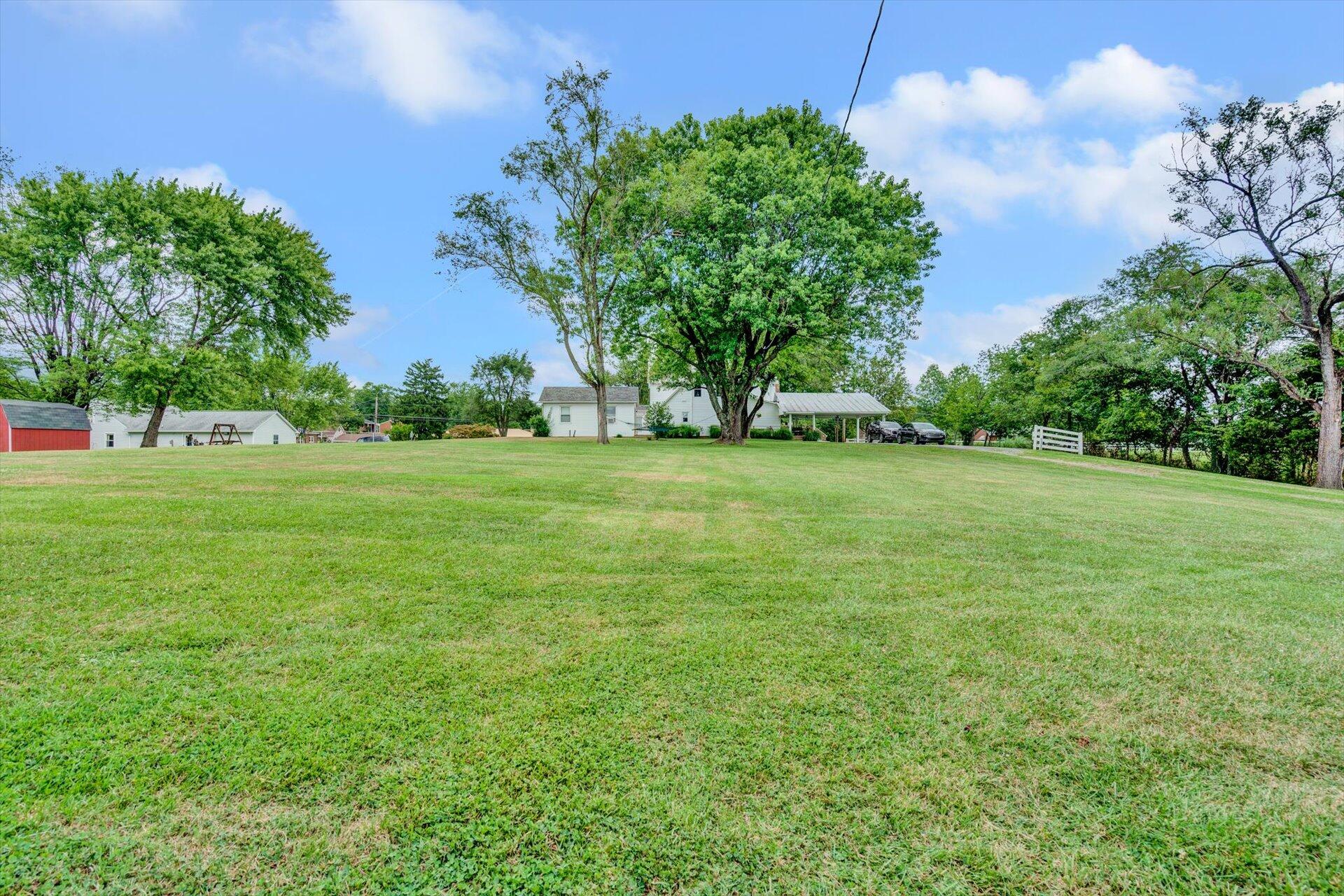 6044 Cove Road Roanoke, VA 24019 - Photo 37 of 67 a view of a trees in a yard