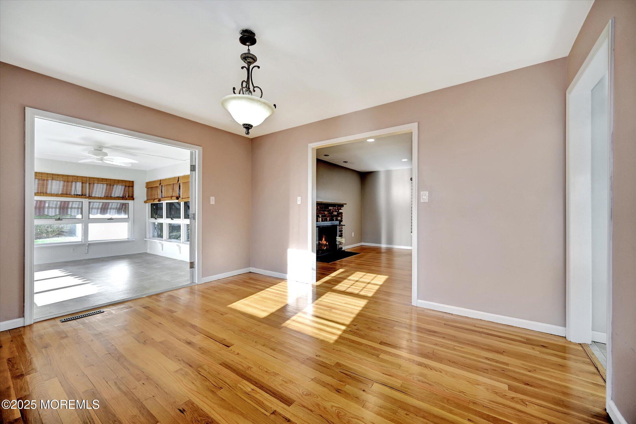 539 Summit Drive Point Pleasant, NJ 08742 - Photo 10 of 33 a view of livingroom with kitchen
