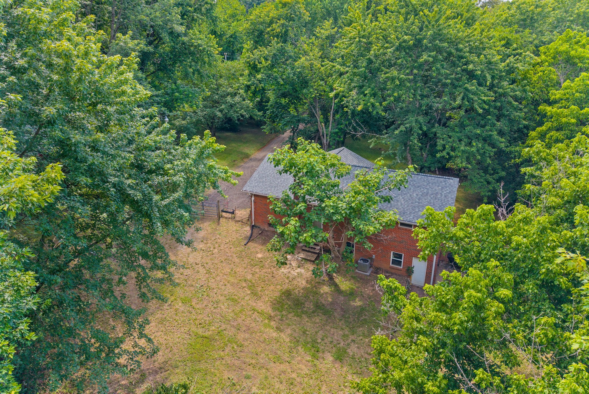 1011 Issac Clifton Road Chapmansboro, TN 37035 - Photo 2 of 34