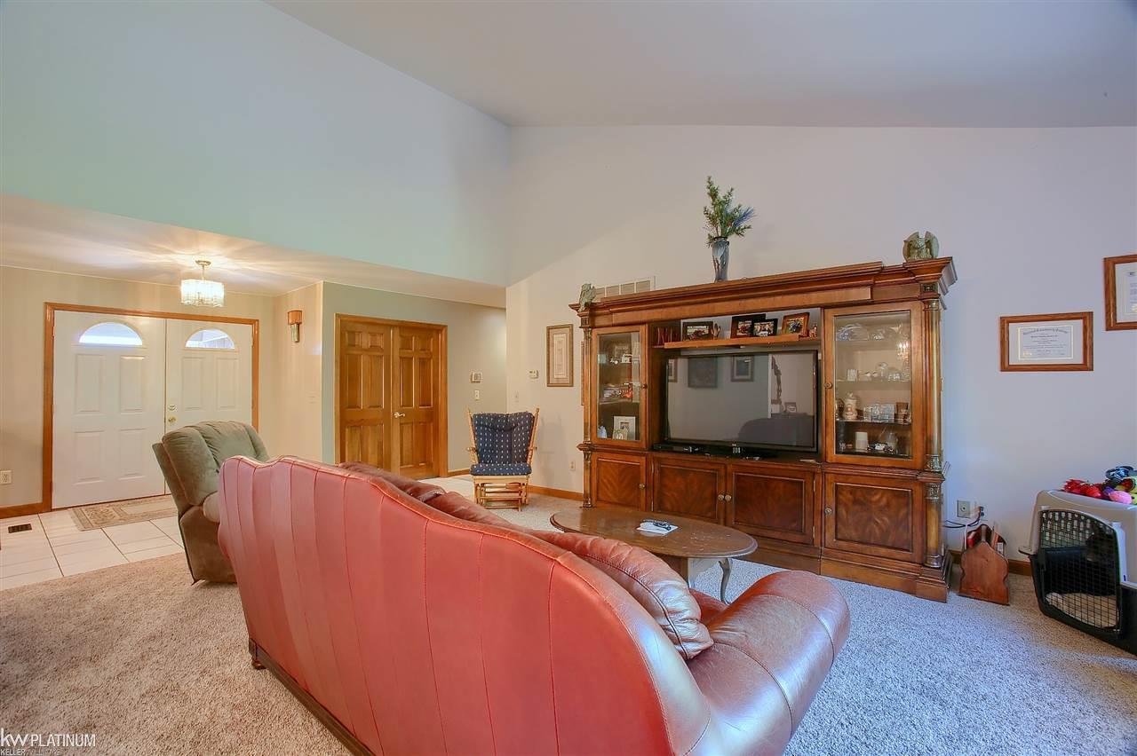 9560 Division Road Columbus, MI 48063 - Photo 7 of 45