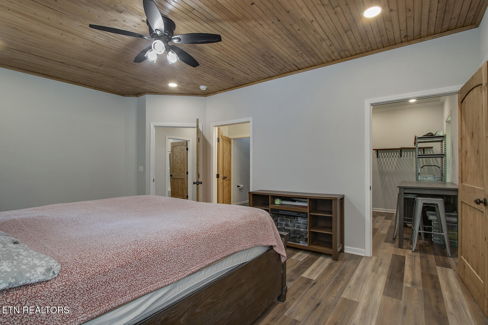 287 Cave Creek Road Loudon, TN 37774 - Photo 27 of 60 27_CaveCreekRoad_287_MasterBedroom02