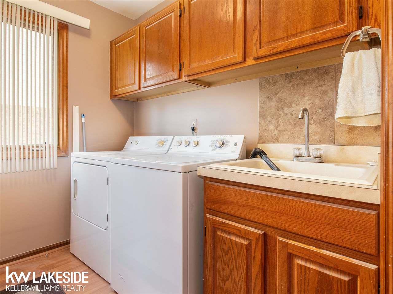 906 Jordan Drive Troy, MI 48098 - Photo 26 of 35 50017104-25.JPG