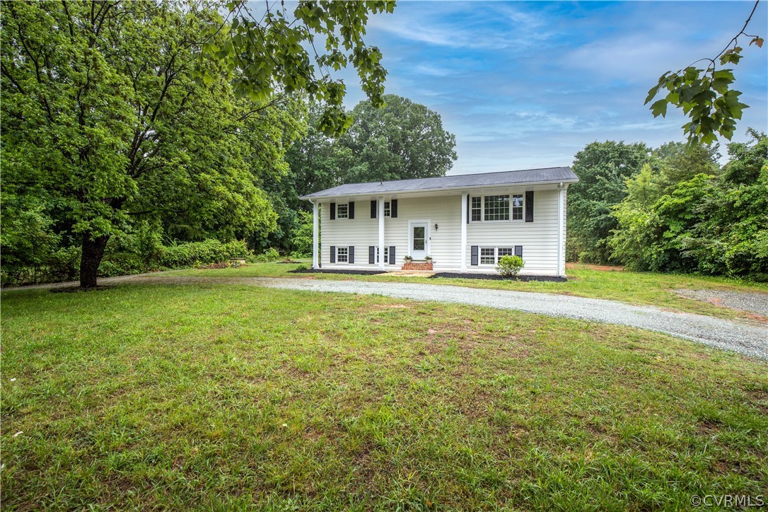 3353 Three Bridge Road Powhatan, VA 23139 - Photo 3 of 28 Gallery Image 3