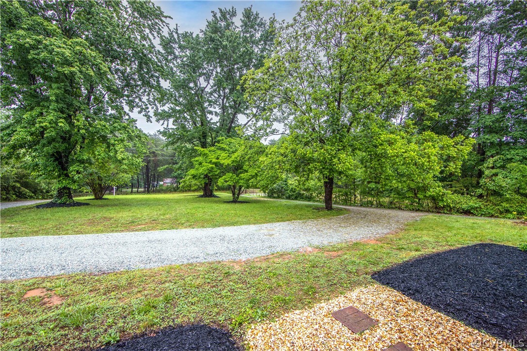 3353 Three Bridge Road Powhatan, VA 23139 - Photo 6 of 28 Gallery Image 6