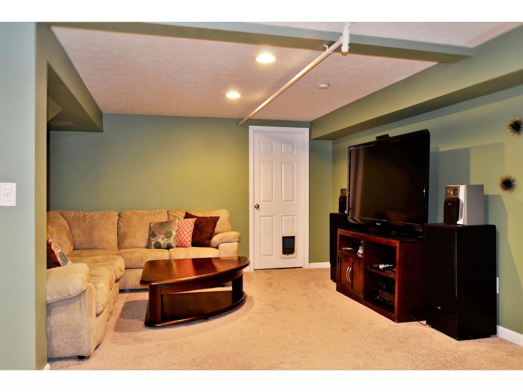 104 Robert Hall Road Manchester, NH 03103 - Photo 22 of 26