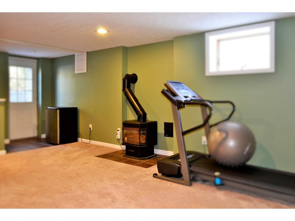 104 Robert Hall Road Manchester, NH 03103 - Photo 23 of 26