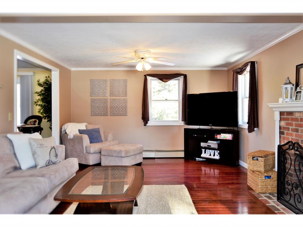 104 Robert Hall Road Manchester, NH 03103 - Photo 4 of 26