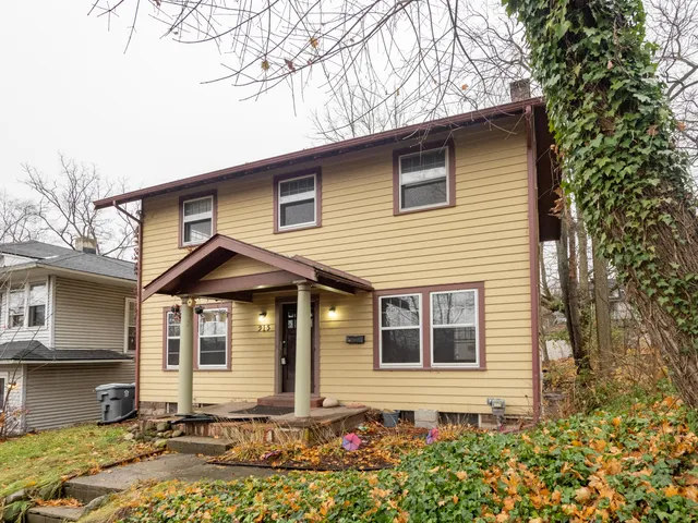 $249,500 | 915 Walwood Place, Kalamazoo, MI 49007