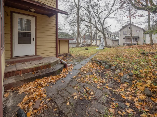 $249,500 | 915 Walwood Place, Kalamazoo, MI 49007