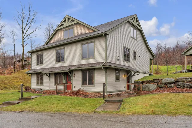 $440,000 | 19 White Pine Drive, Unit 4728, Jay, VT 05859