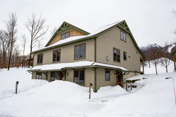 $440,000 | 19 White Pine Drive, Unit 4728, Jay, VT 05859