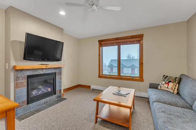 $440,000 | 19 White Pine Drive, Unit 4728, Jay, VT 05859