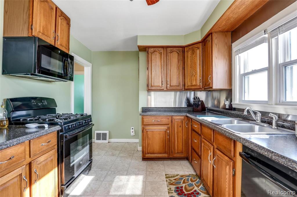 19427 Hickory Road Milan, MI 48160 - Photo 17 of 34 Gallery Image 17