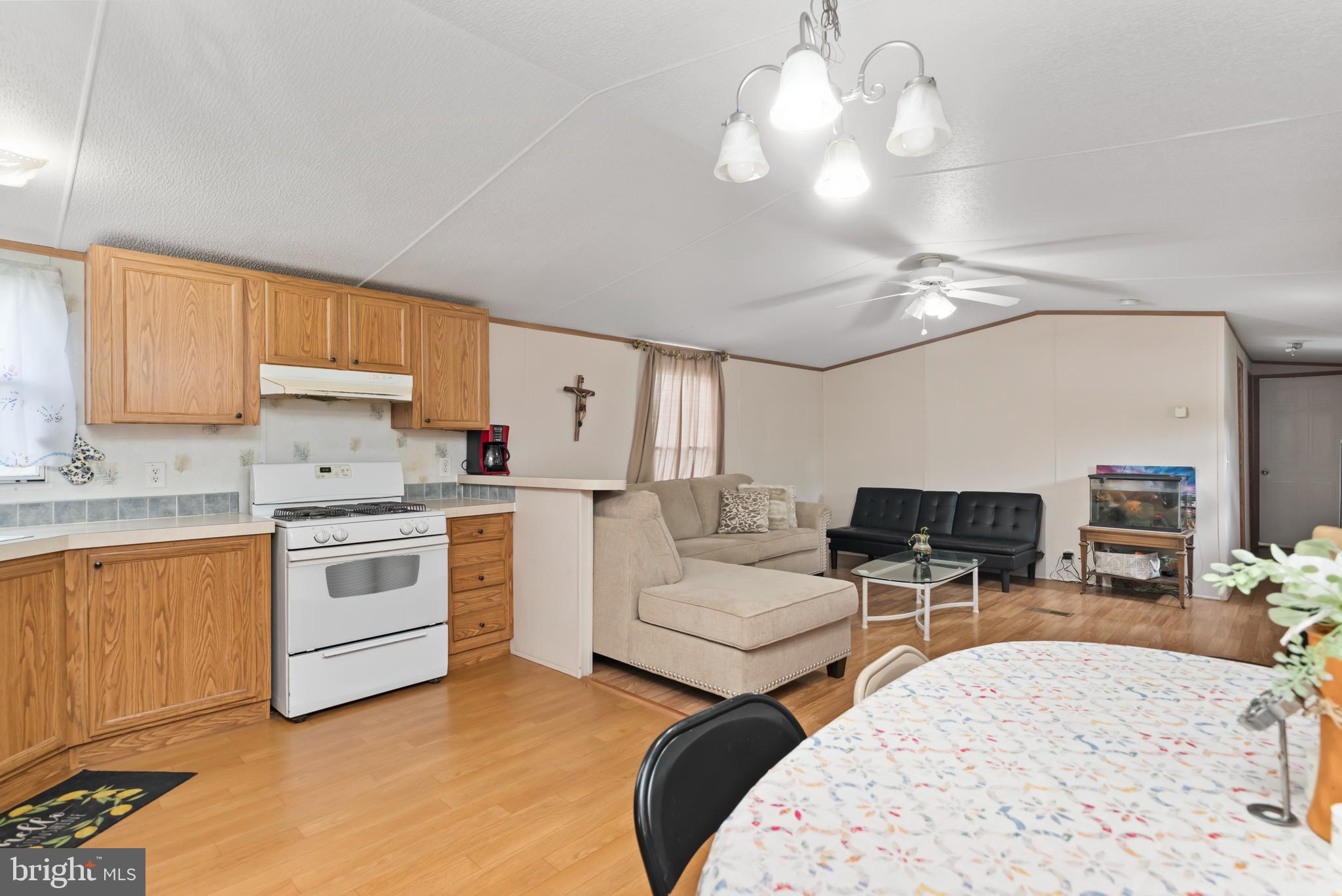 2581 Old Harrisburg Road, Unit 39 Gettysburg, PA 17325 - Photo 12 of 24 kitchen eat in dining