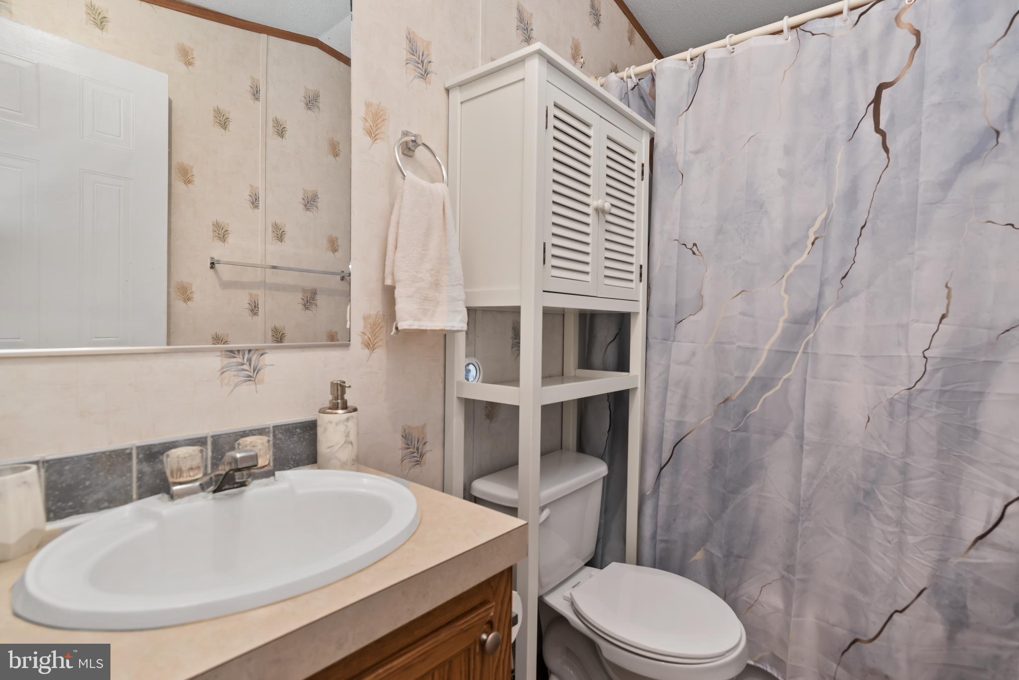 2581 Old Harrisburg Road, Unit 39 Gettysburg, PA 17325 - Photo 23 of 24 Bathroom 2