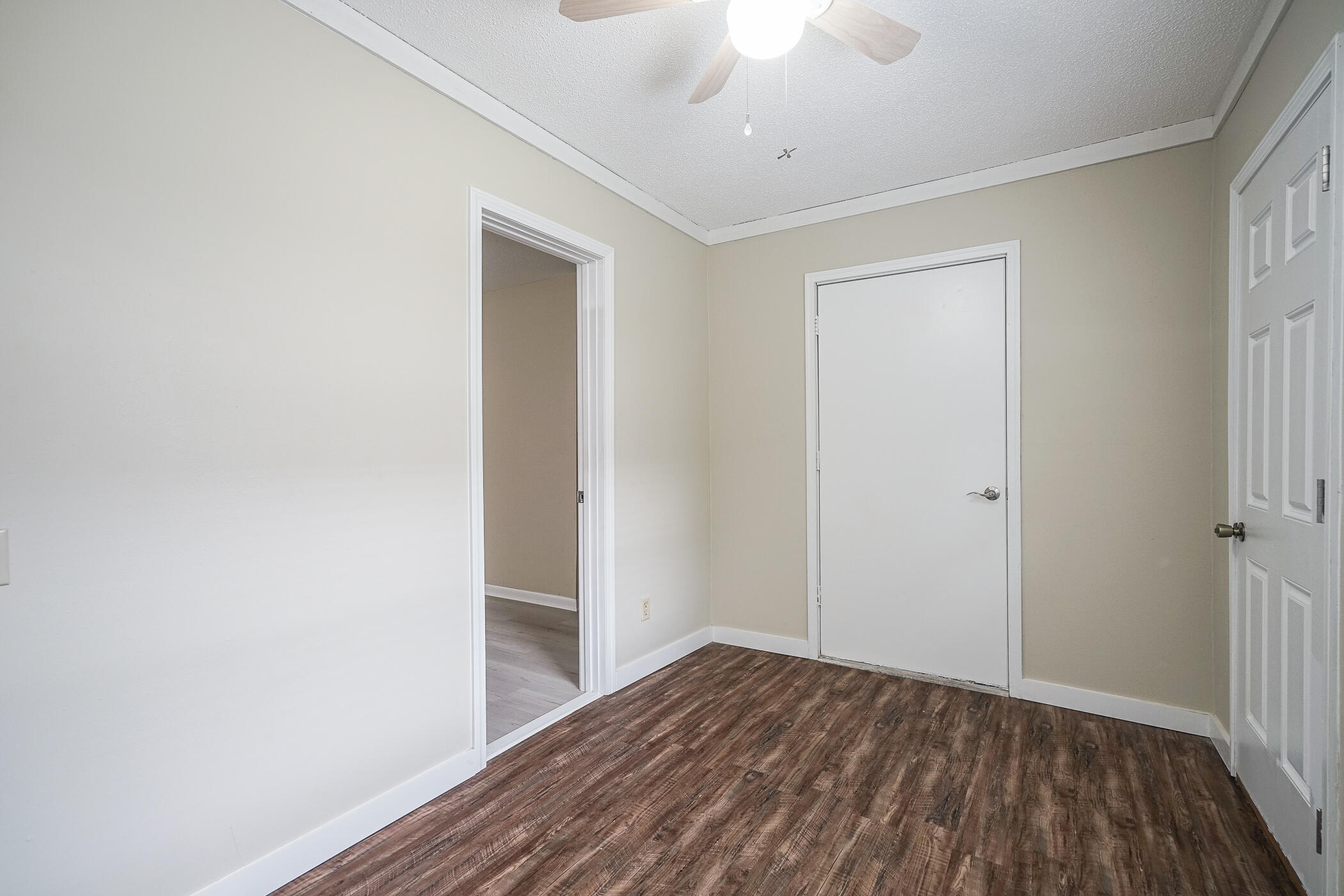 16 Court Drive Destin, FL 32541 - Photo 18 of 50 a view of empty room with wooden floor