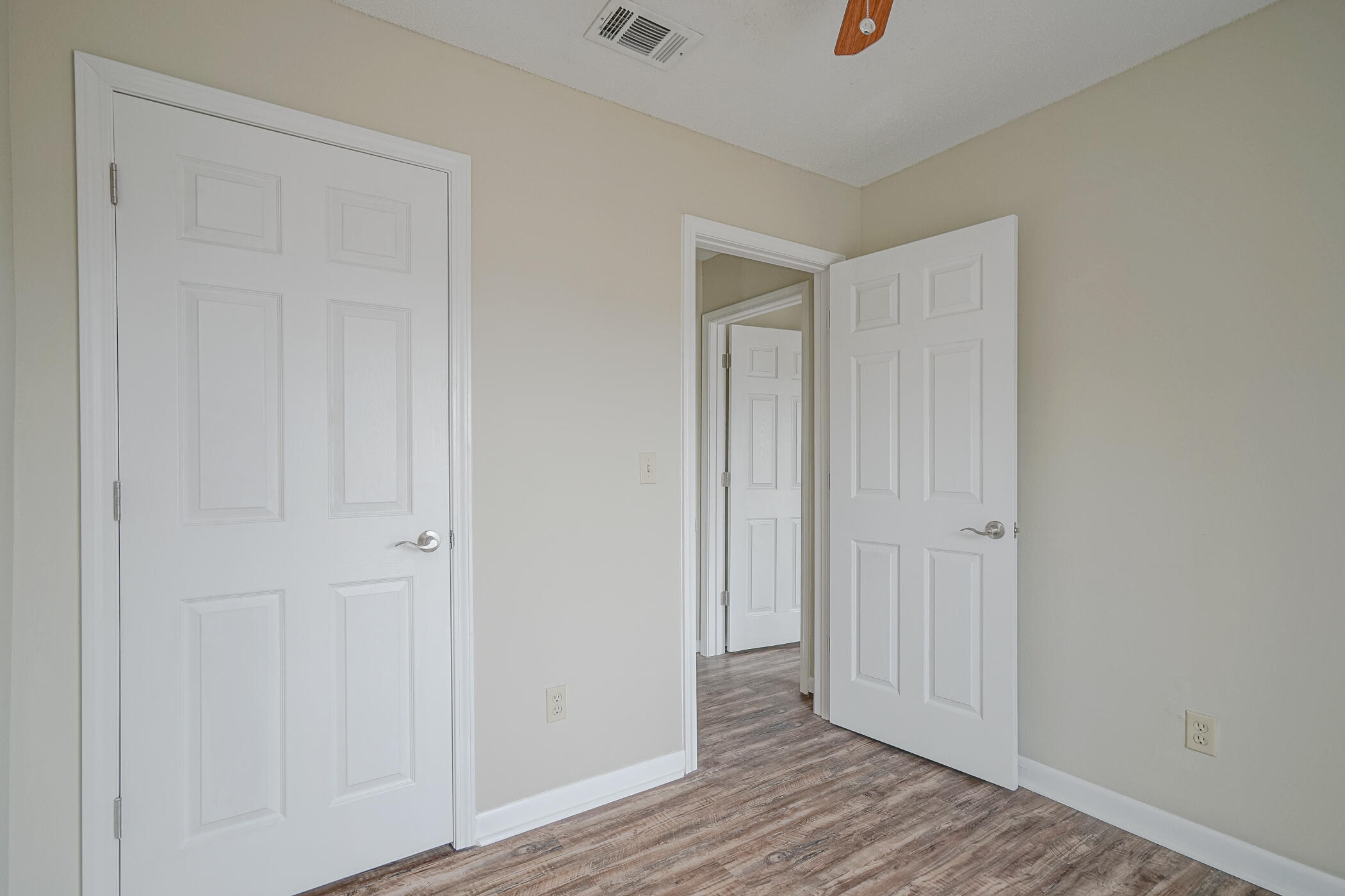 16 Court Drive Destin, FL 32541 - Photo 31 of 50 a view of hallway with wooden floor