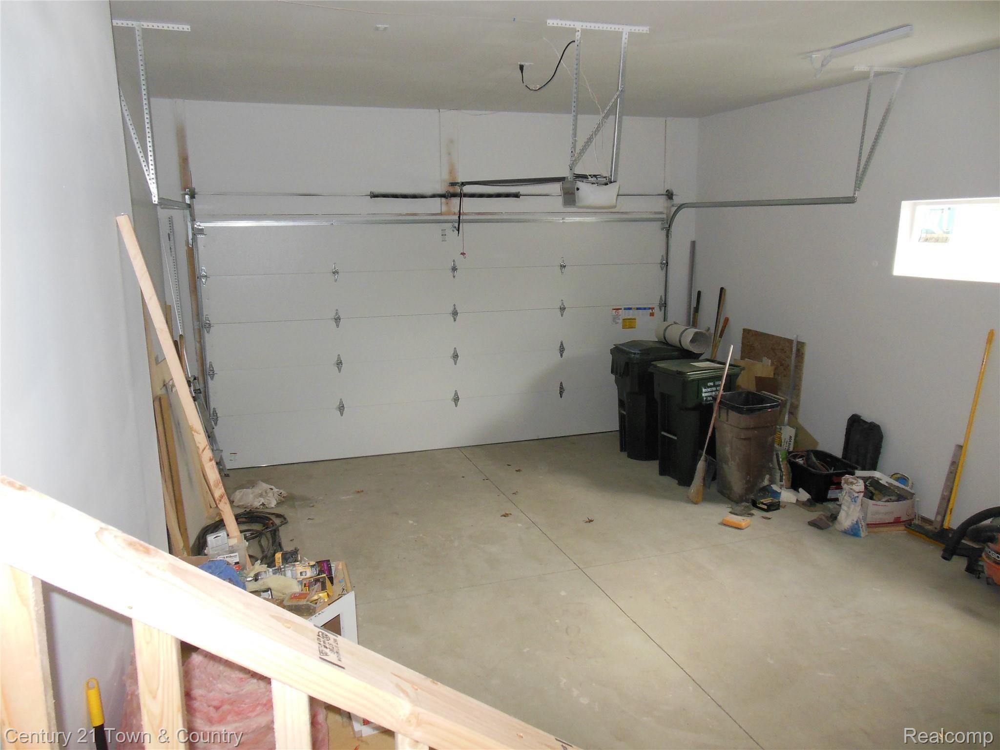 3298 Harrison Avenue Rochester, MI 48307 - Photo 29 of 30 DSCN1494.JPG