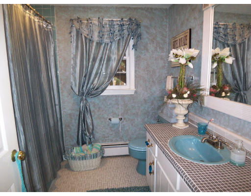 12-14 Berkeley Road North Andover, MA 01845 - Photo 11 of 24 Gallery Image 11