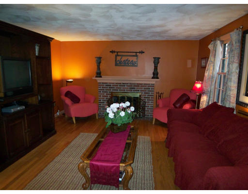 12-14 Berkeley Road North Andover, MA 01845 - Photo 5 of 24 Gallery Image 5
