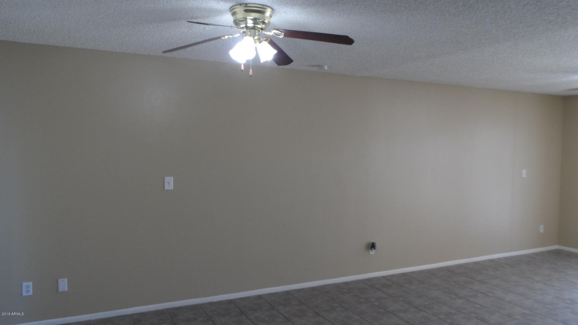 2644 West Wolf Street Phoenix, AZ 85017 - Photo 3 of 25 SAM_7615