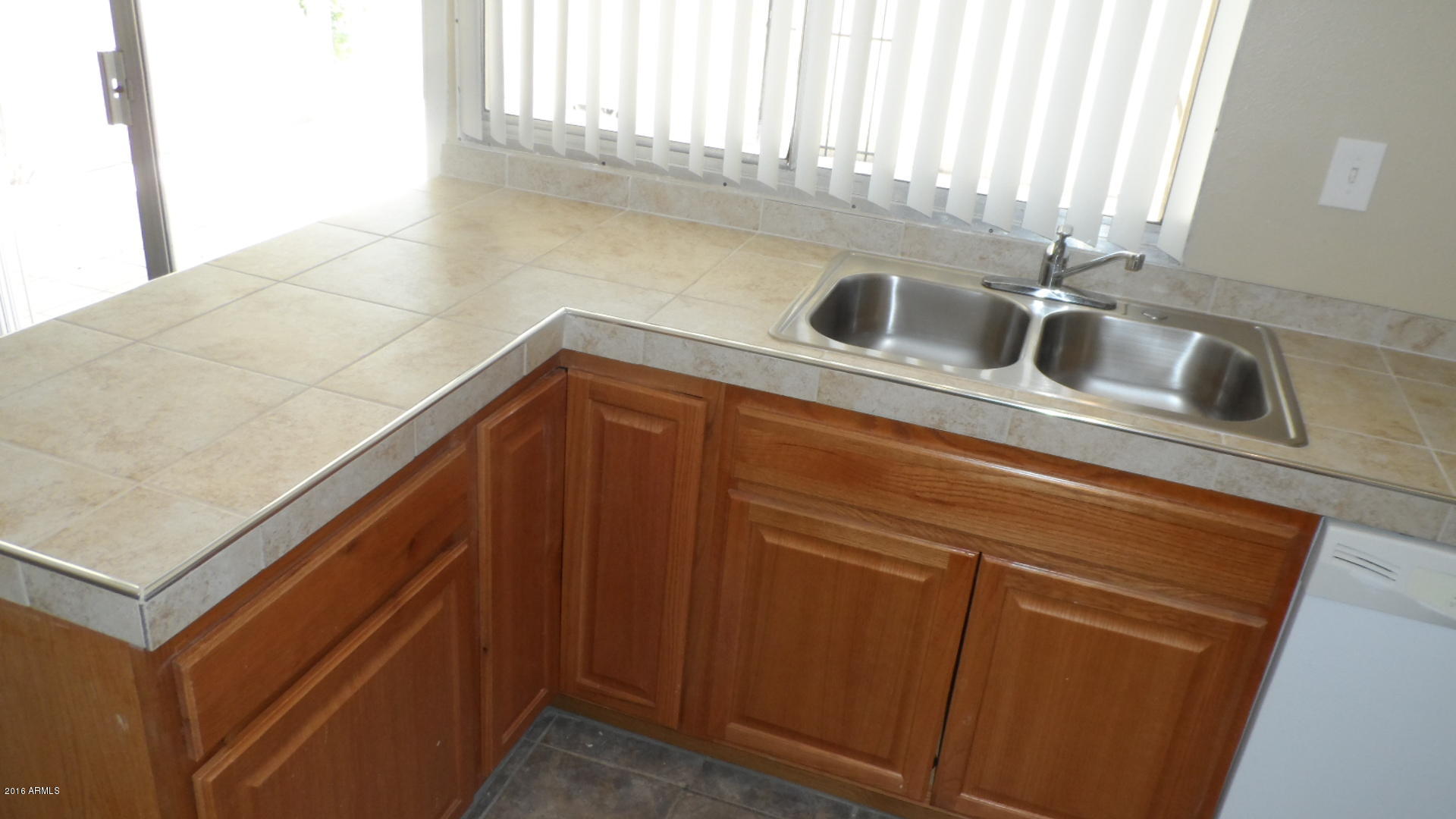 2644 West Wolf Street Phoenix, AZ 85017 - Photo 9 of 25 SAM_7621