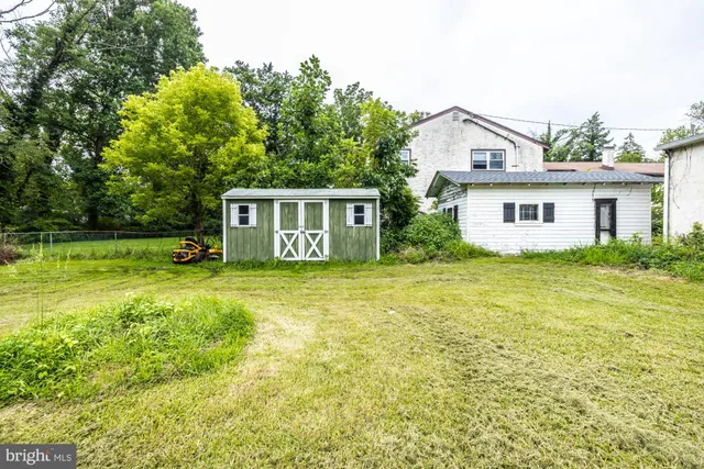 $2,100 | 405 Edgewood Avenue, Horsham, PA 19044