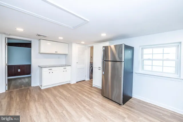 $2,100 | 405 Edgewood Avenue, Horsham, PA 19044