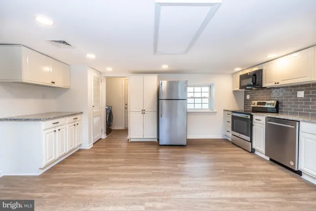 $2,100 | 405 Edgewood Avenue, Horsham, PA 19044