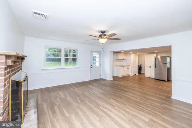 $2,100 | 405 Edgewood Avenue, Horsham, PA 19044