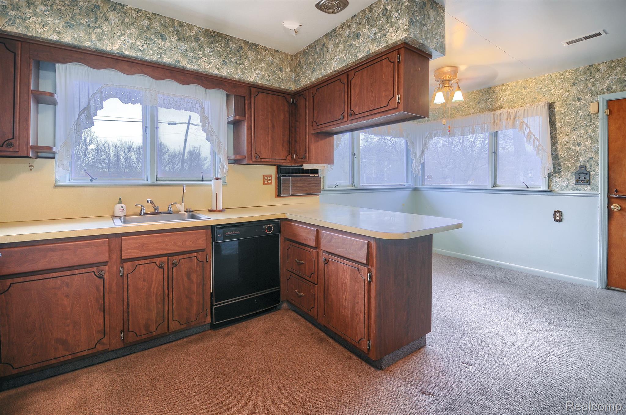 3140 Davison Road Lapeer, MI 48446 - Photo 13 of 57 Gallery Image 13