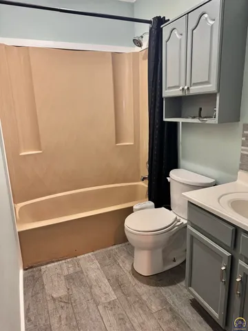 $179,999 | 507 East 8th Street, Alma, KS 66401