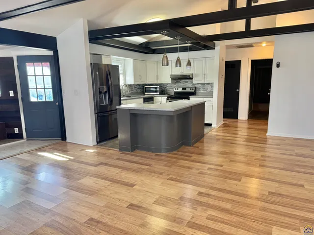 $179,999 | 507 East 8th Street, Alma, KS 66401