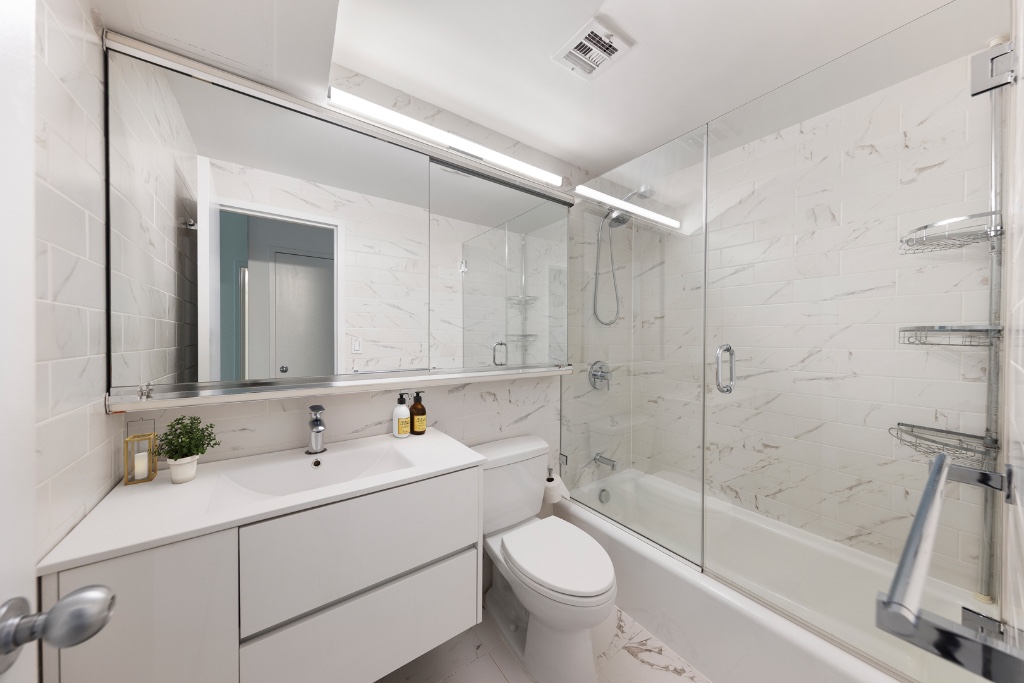 32 East 76th Street, Unit 1403 Manhattan, NY 10021 - Photo 7 of 9 Photo 7