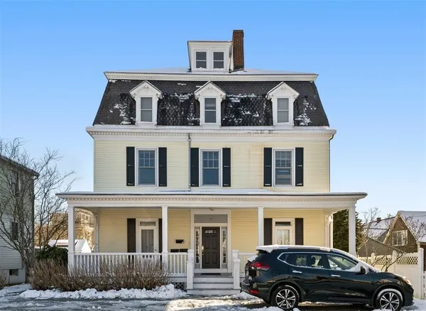 $720,000 | 15 Narragansett Avenue, Unit 2, Newport, RI 02840