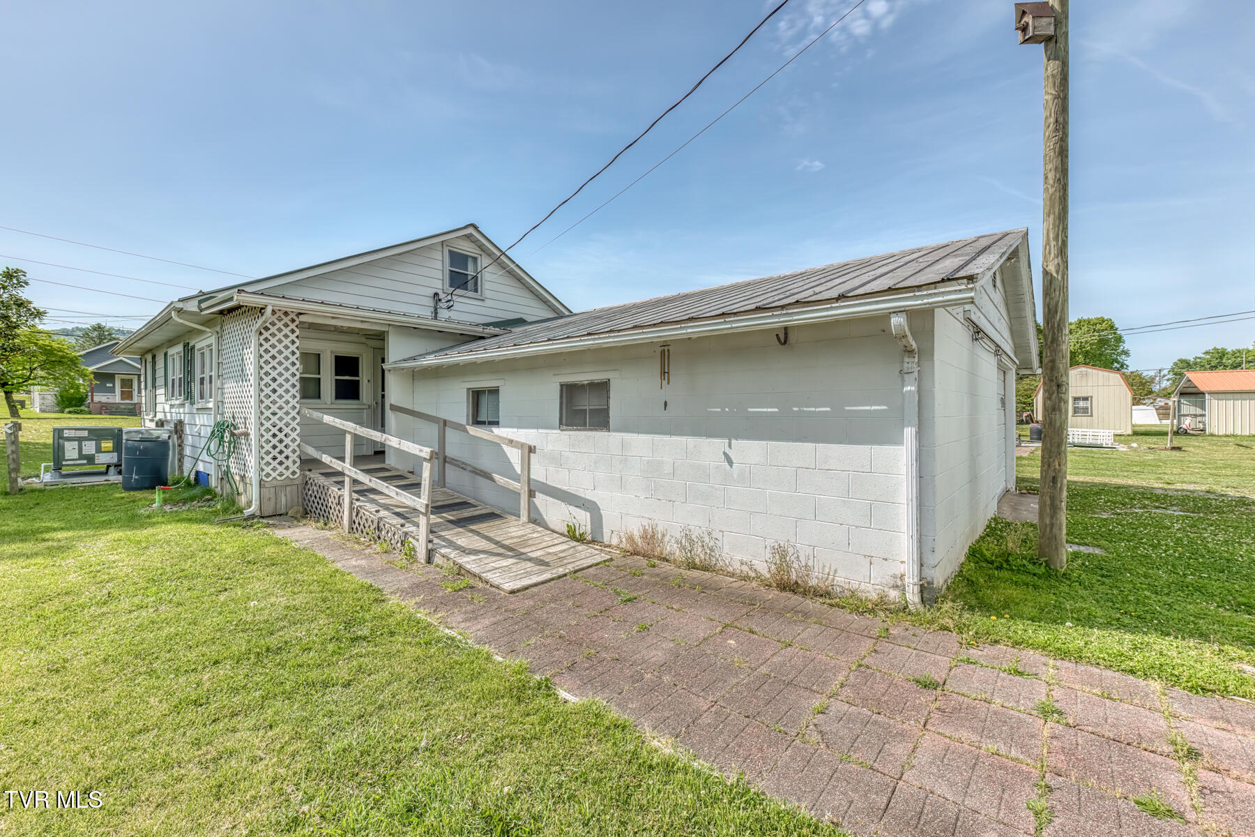 945 North Elm Avenue Erwin, TN 37650 - Photo 27 of 46 945 N Elm Ave-29