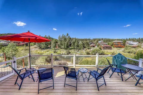 $2,590,000 | 10050 Southeast River Street, Truckee, CA 96161