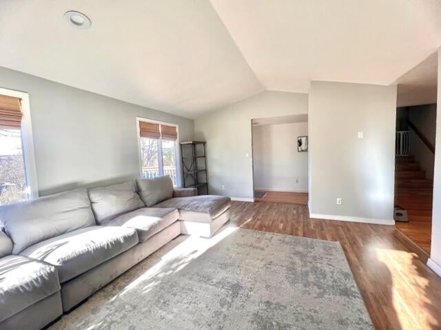 425 Rodale Drive Eagle Point, OR 97524 - Photo 10 of 26 Living room