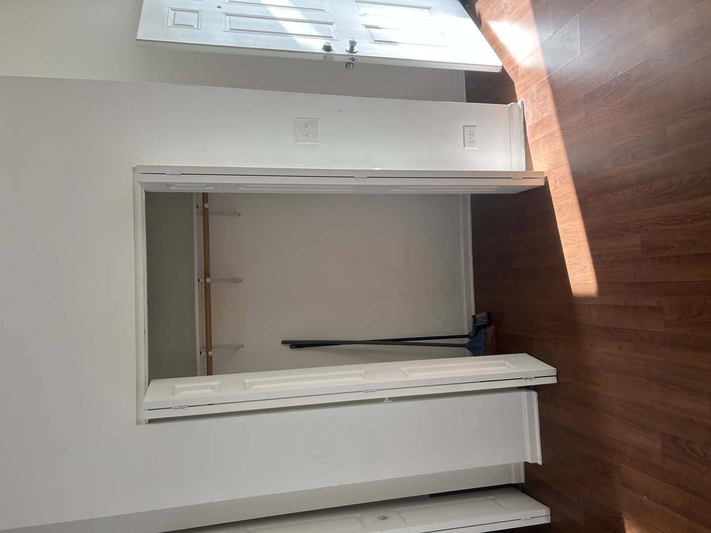 1106 West Polk Street Chicago, IL 60607 - Photo 12 of 13 a close view of cabinet