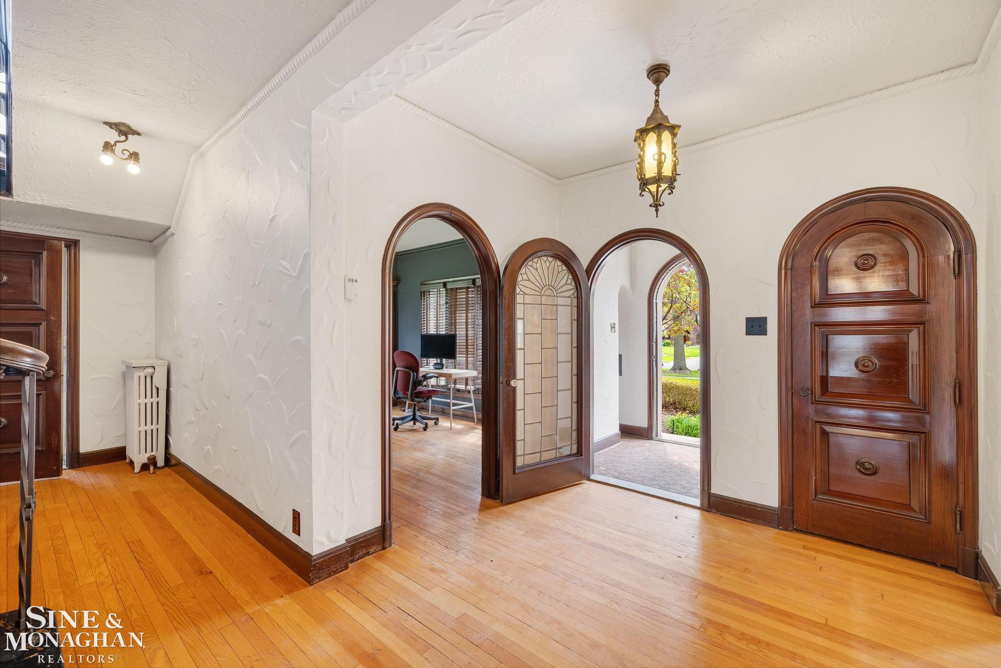 1350 Buckingham Road Grosse Pointe Park, MI 48230 - Photo 8 of 51