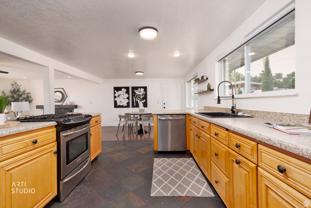 455 Ridge Lane Payson, UT 84651 - Photo 12 of 60