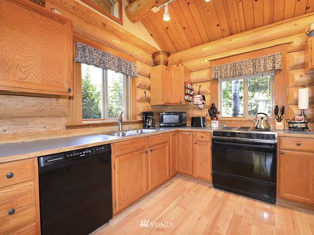 32 Wolf Ridge Lane Winthrop, WA 98862 - Photo 8 of 21 Gallery Image 8