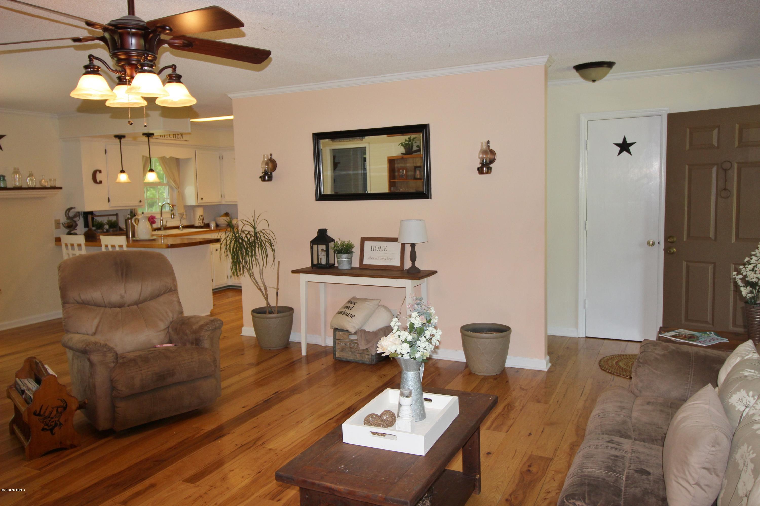 831 Howells Road Grantsboro, NC 28529 - Photo 5 of 34 IMG_0936