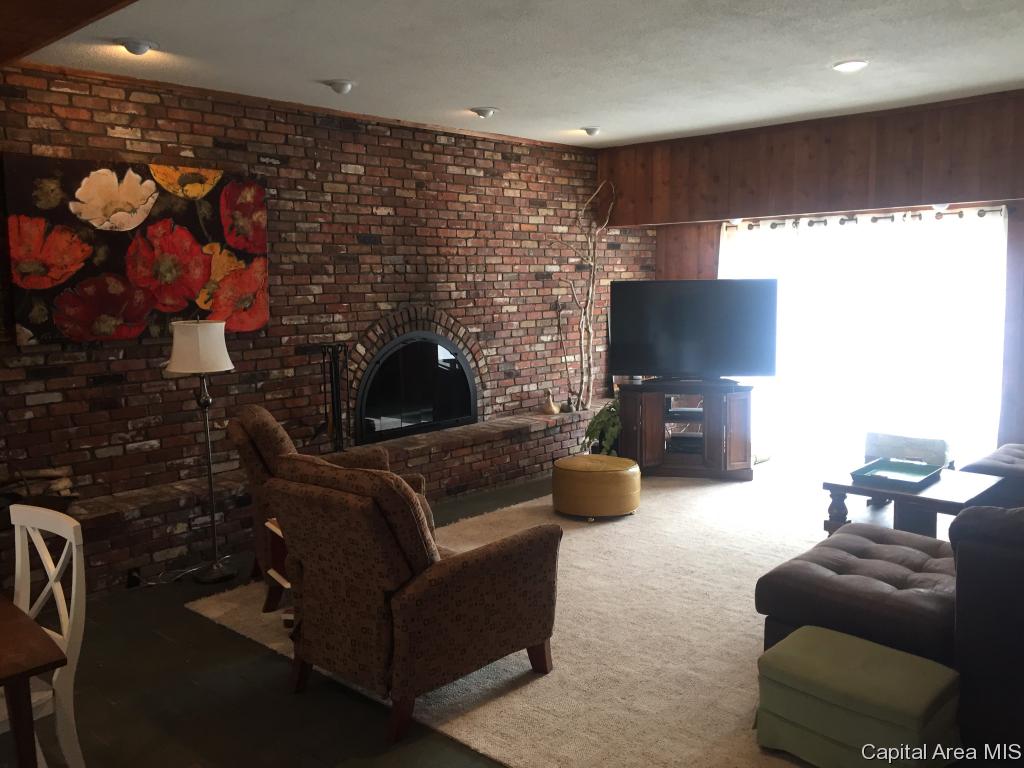 20 Circle Drive Rochester, IL 62563 - Photo 9 of 34